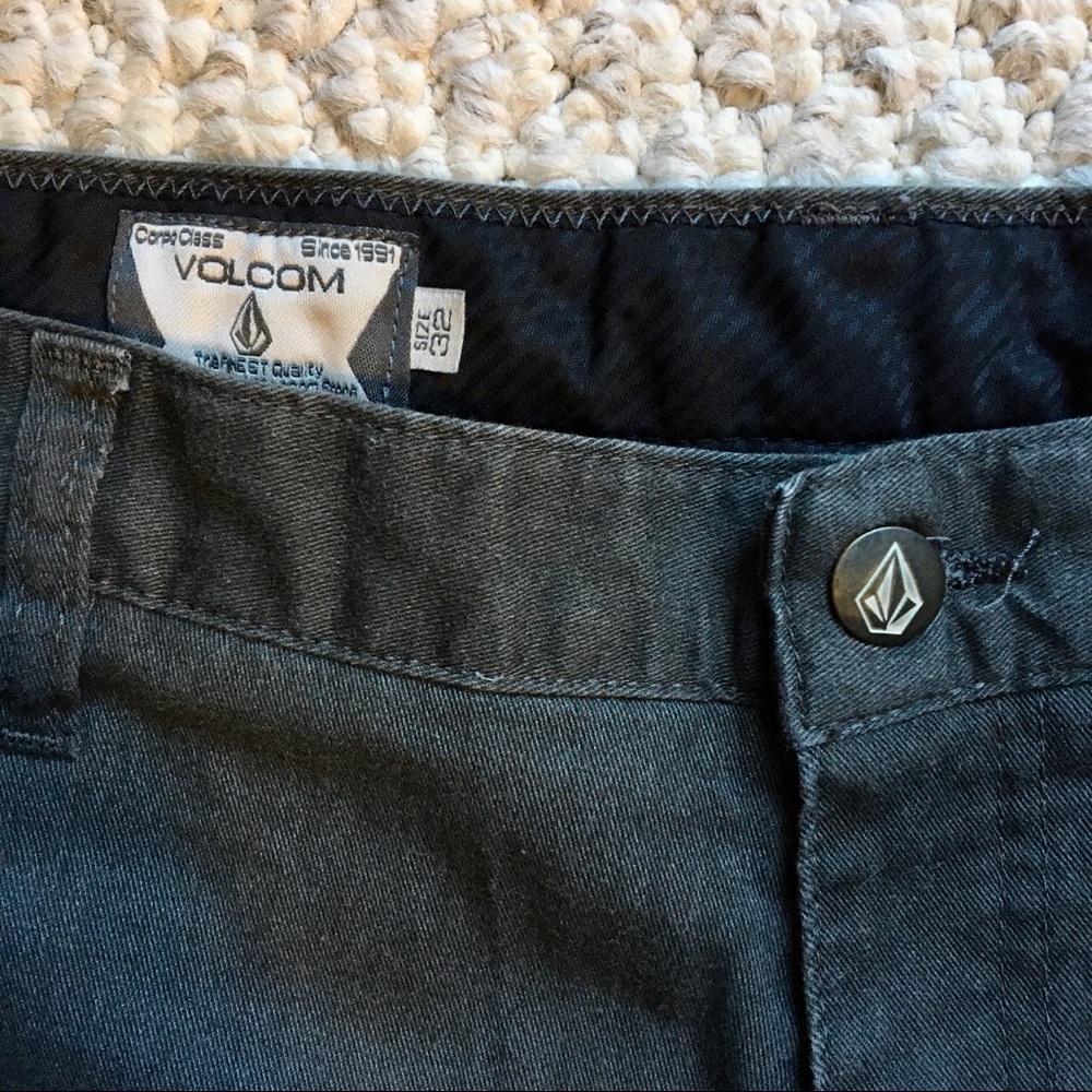 Volcom:🤘shorts, gray, waist 32 - Picture 2 of 5